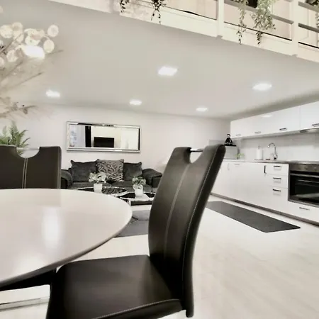 Premium By Hi5- Close To Parliament *