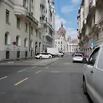 Premium By Hi5- Close To Parliament * 부다페스트