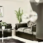 Premium By Hi5- Close To Parliament * 부다페스트
