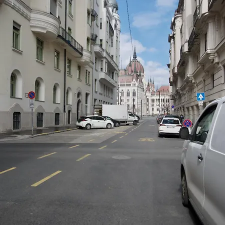 Premium By Hi5- Close To Parliament * Budapest
