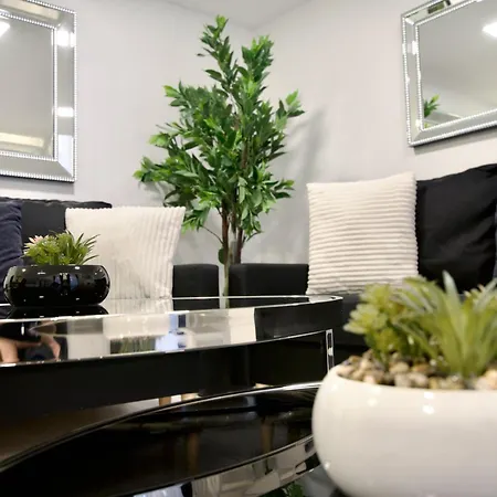 Premium By Hi5- Close To Parliament Budapest